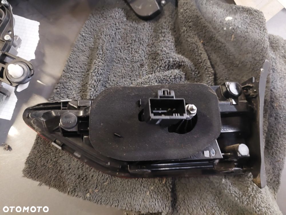 VW GOLF VIII 8 LAMPA PRAWY LEWY TYŁ W KLAPĘ  RAF-AUTO - 4