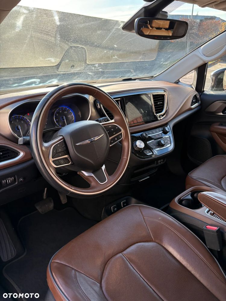 Chrysler Pacifica - 23