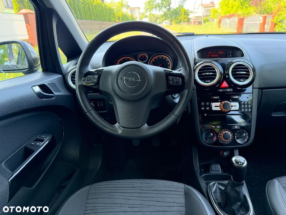 Opel Corsa 1.2 16V Cosmo - 19