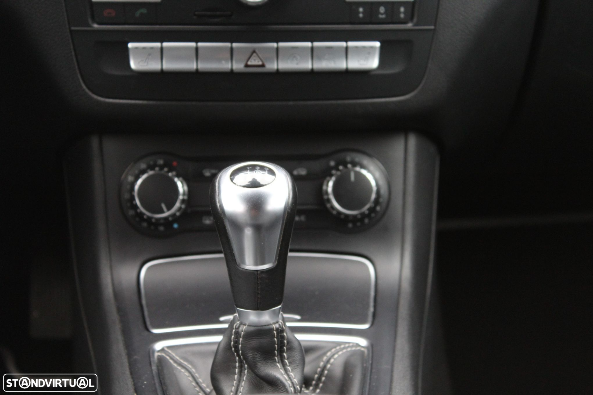 Mercedes-Benz B 200 d AMG Line - 33