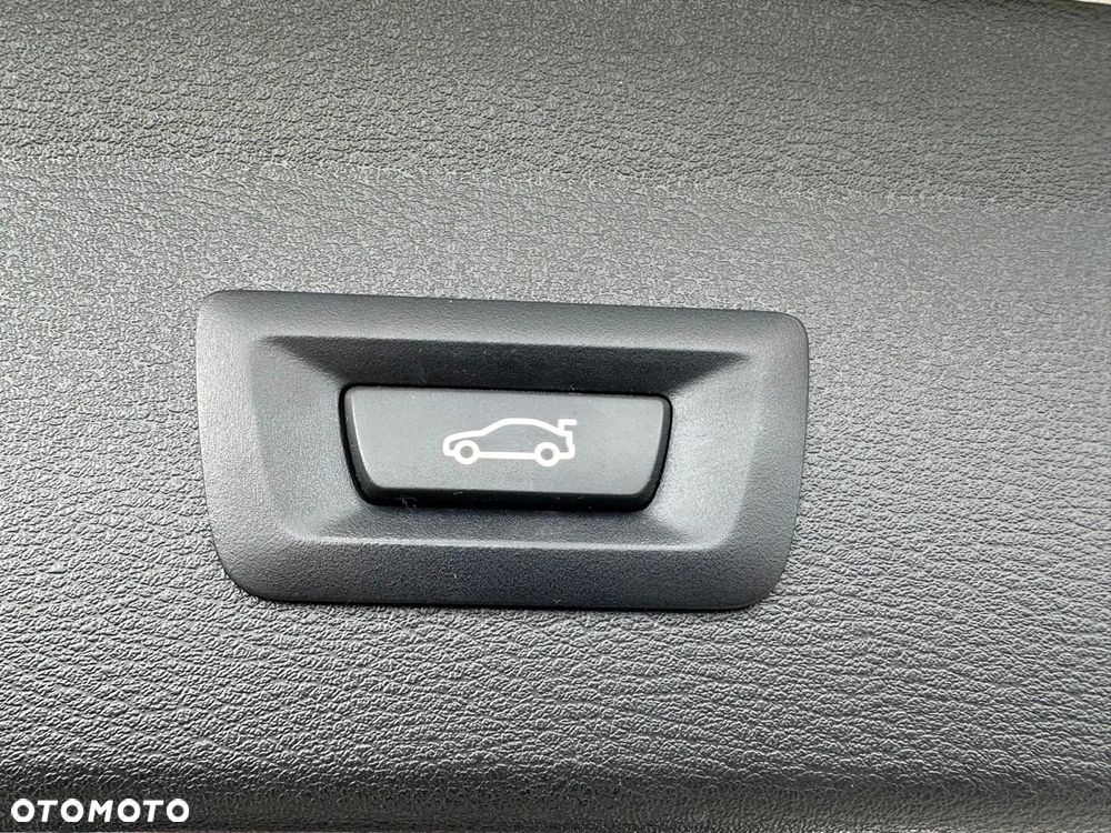 BMW X1 sDrive16d - 19