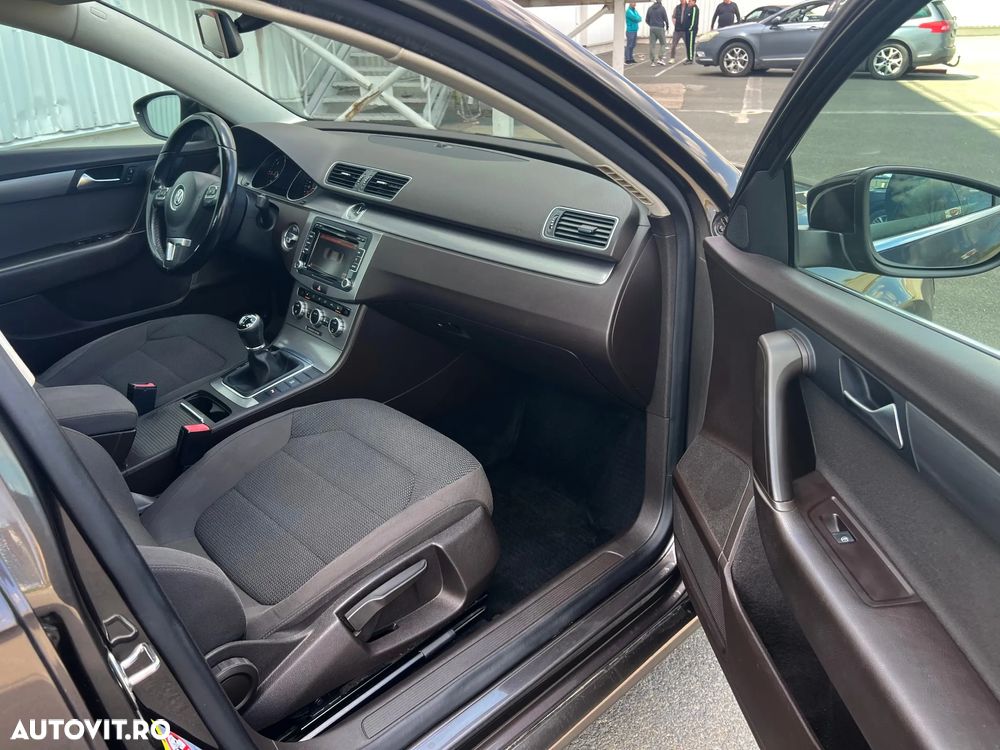 Volkswagen Passat 2.0 TDI BlueMotion Technology Comfortline - 15