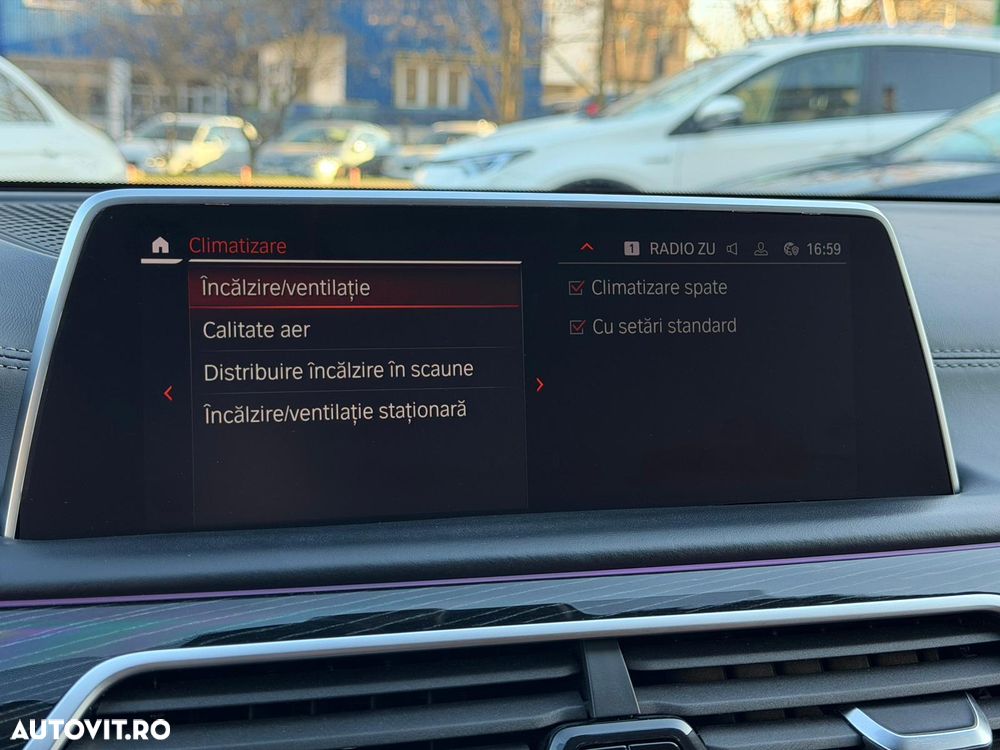 BMW Seria 7 750i xDrive - 36