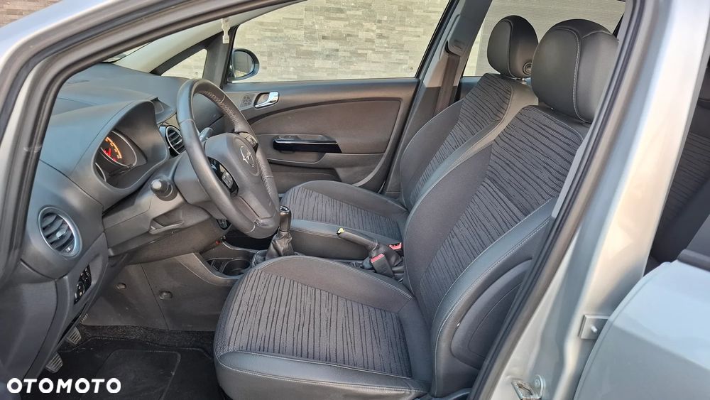 Opel Corsa 1.2 16V Cosmo - 19
