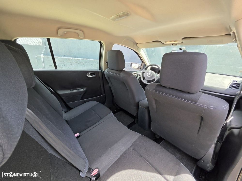 Renault Mégane 1.5 dCi Dynamique - 8