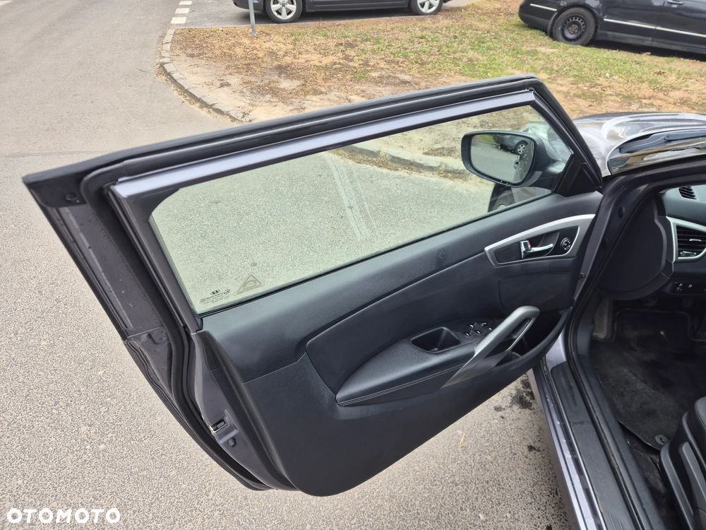 Hyundai Veloster 1.6 Premium - 13