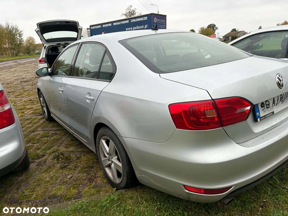 Volkswagen Jetta 1.6 TDI Comfortline DSG - 11