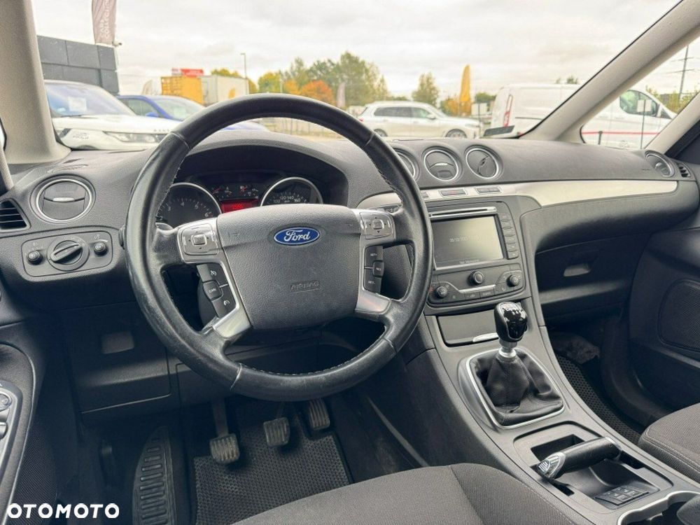 Ford Galaxy - 11
