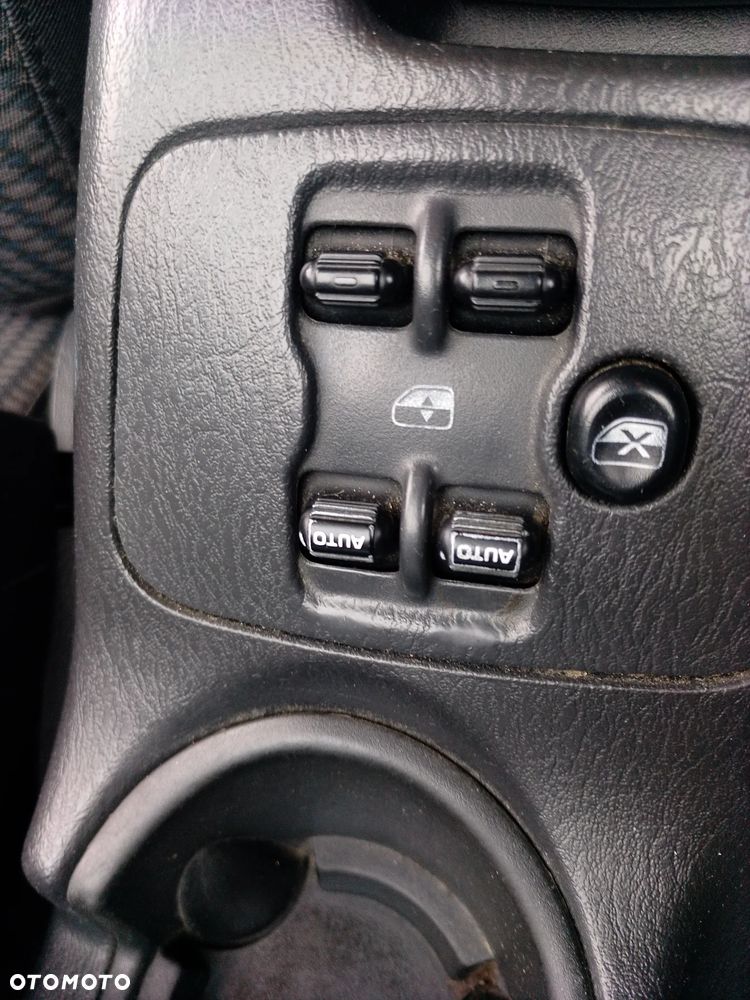 Jeep Cherokee - 23