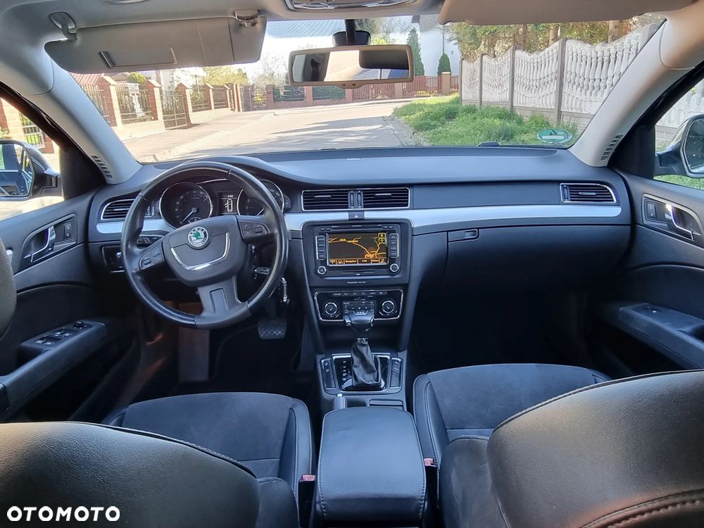 Skoda Superb 2.0 TDI Elegance DSG - 13