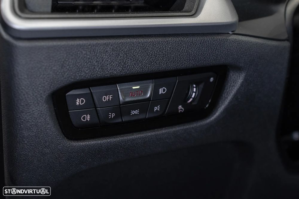 BMW 318 d Aut. Sport Line - 22