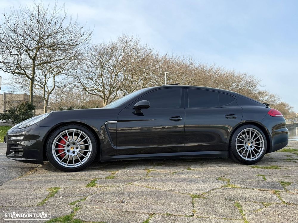 Porsche Panamera Standard - 4
