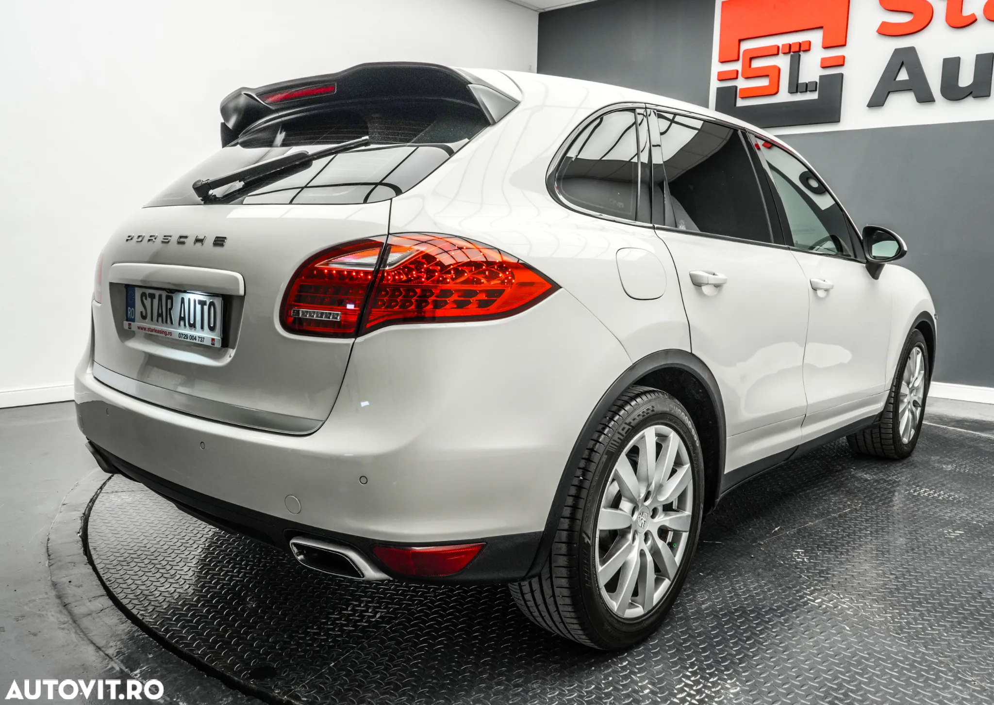 Porsche Cayenne 3.0 L V6 - 6