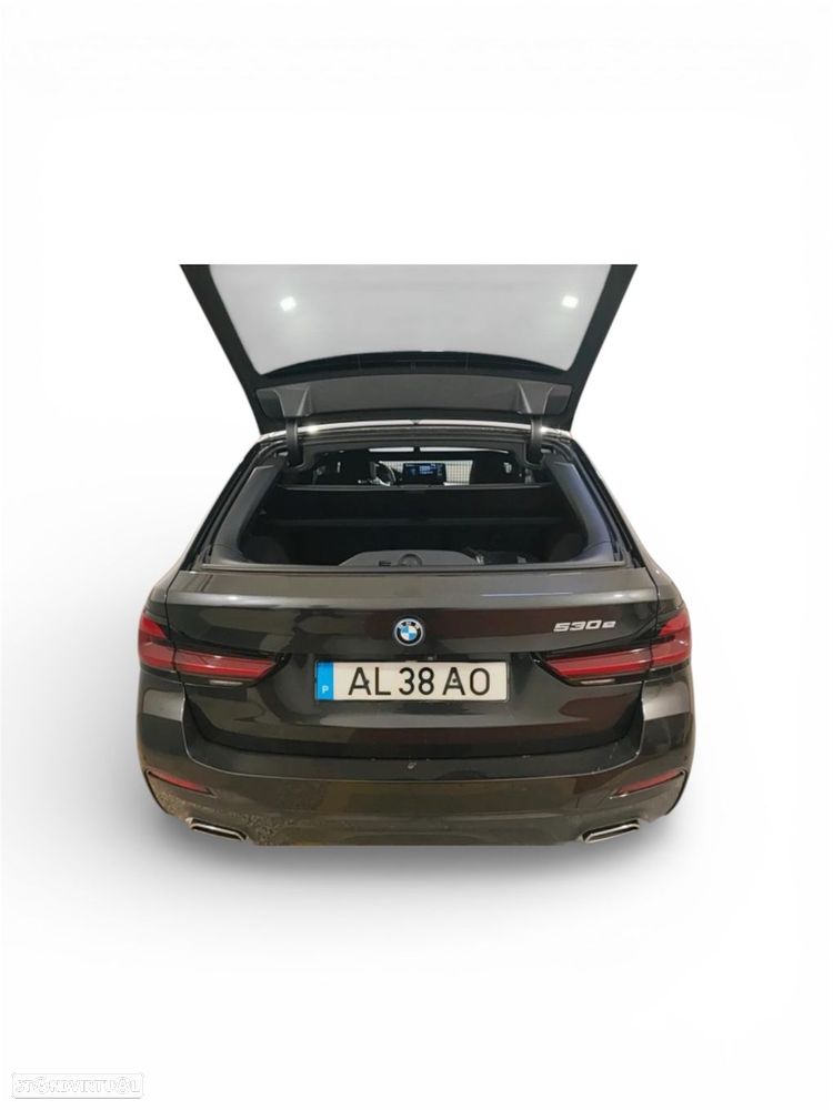 BMW 530 e Pack Desportivo M - 6