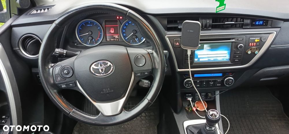 Toyota Auris 2014 photo 5