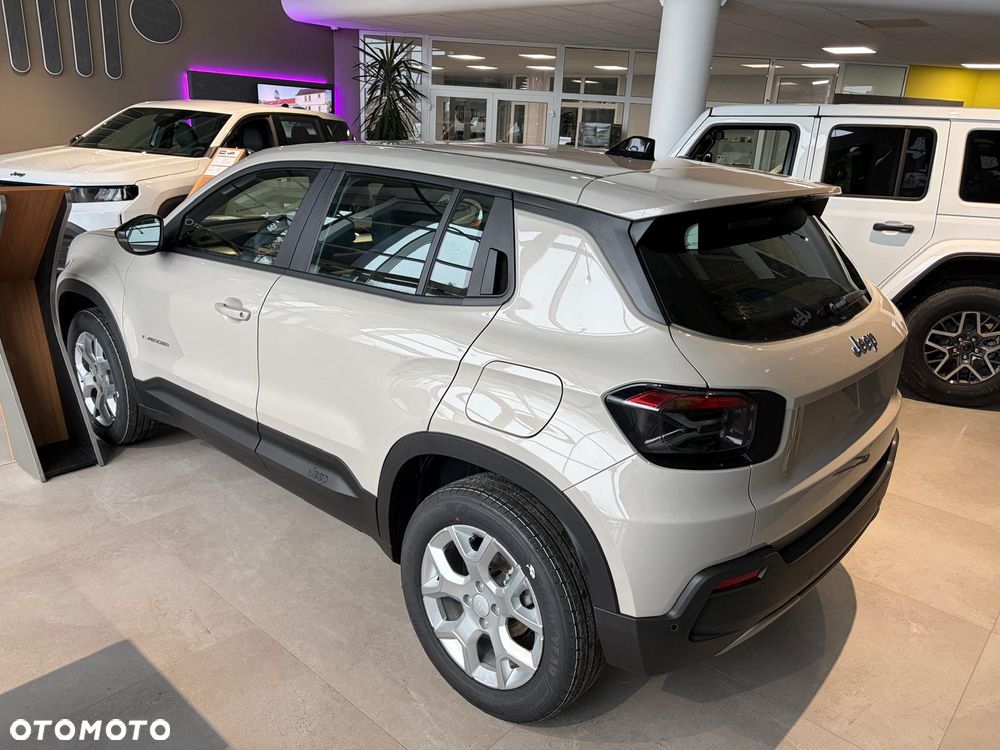 Jeep Avenger 1.2 T3 mHEV Altitude FWD eDCT6 - 2