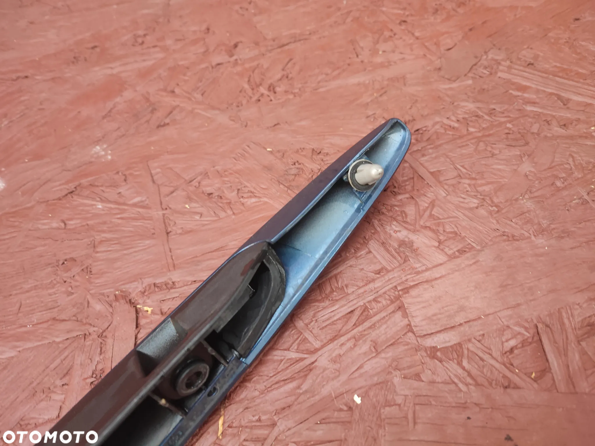 BMW E46 COUPE LIFT ORYGINALNA BLENDA PODŚWIETLENIA TABLICY REJSTRACYJNEJ / LISTWA / MIKROSTYK KOLORZE A07 MYSTICBLAU METALIC W BARDZO DOBRYM STANIE O NR.  51 13 0 403 478 OEM - 6