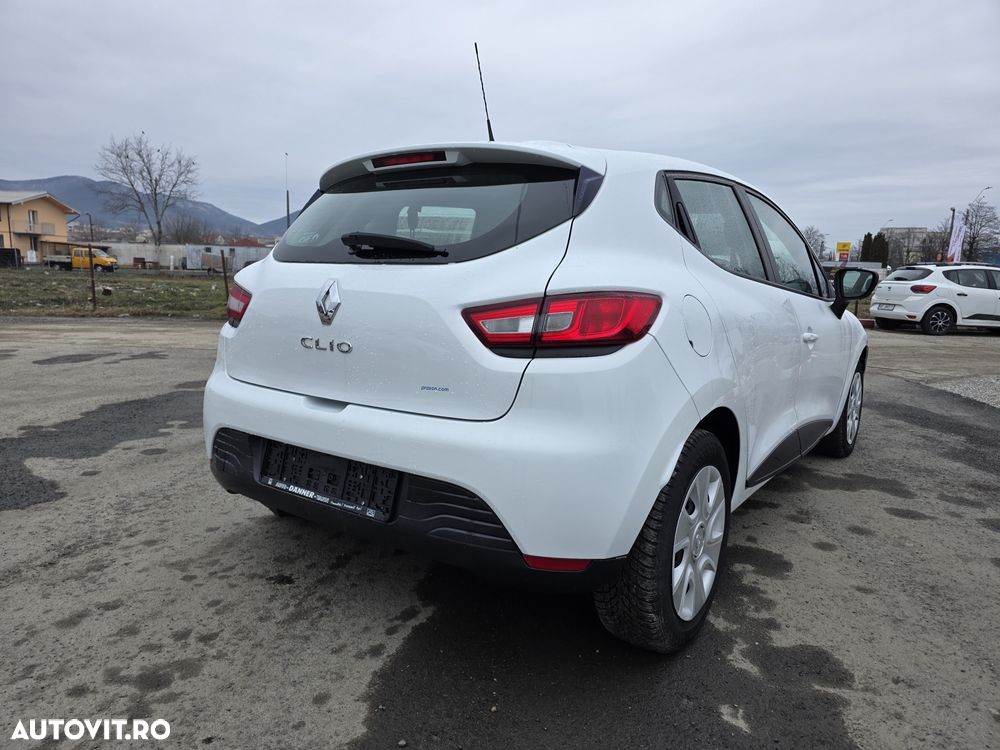Renault Clio 1.2 16V 75 Dynamique - 13