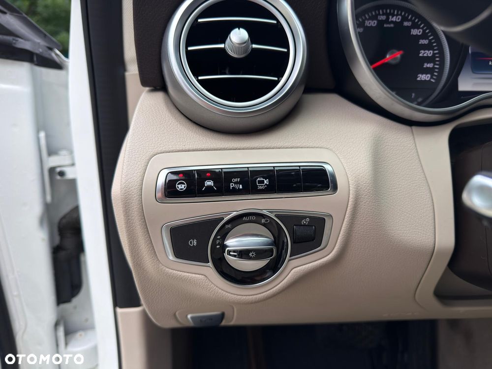 Mercedes-Benz Klasa C 200 4-Matic 7G-TRONIC - 17