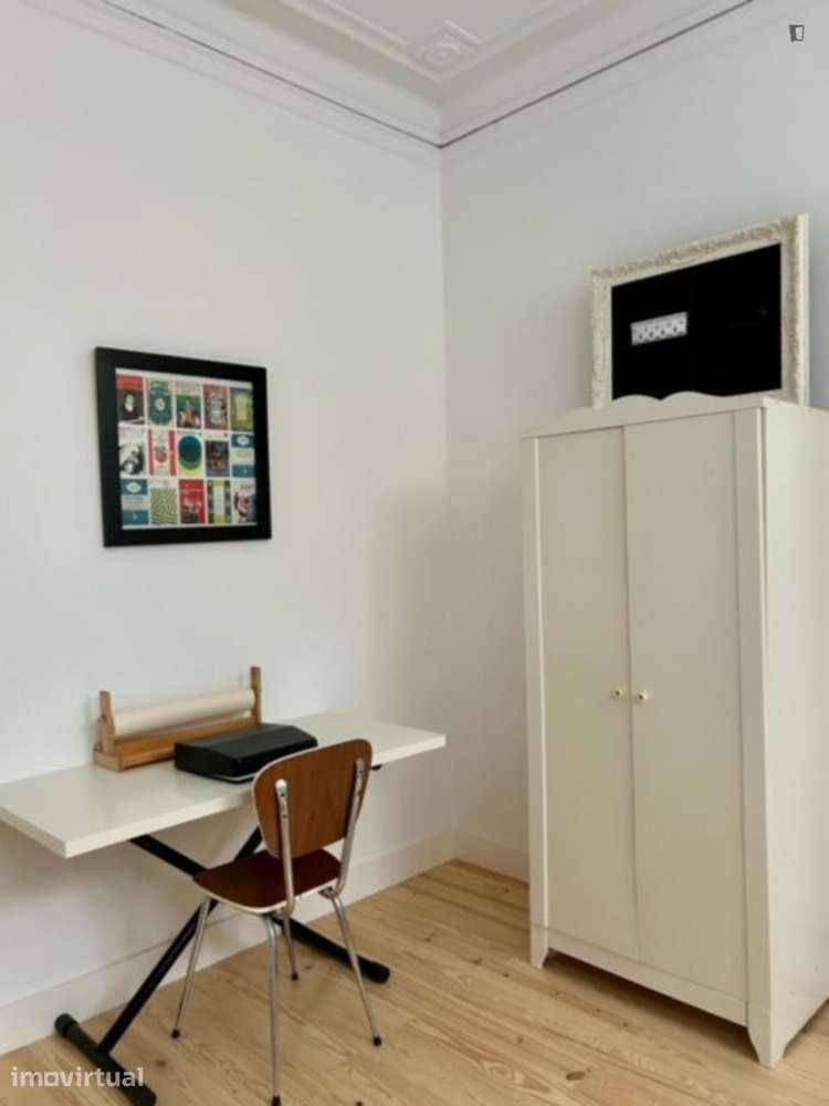 Quarto - localizado em Anjos Lisbon - Grande imagem: 4/27