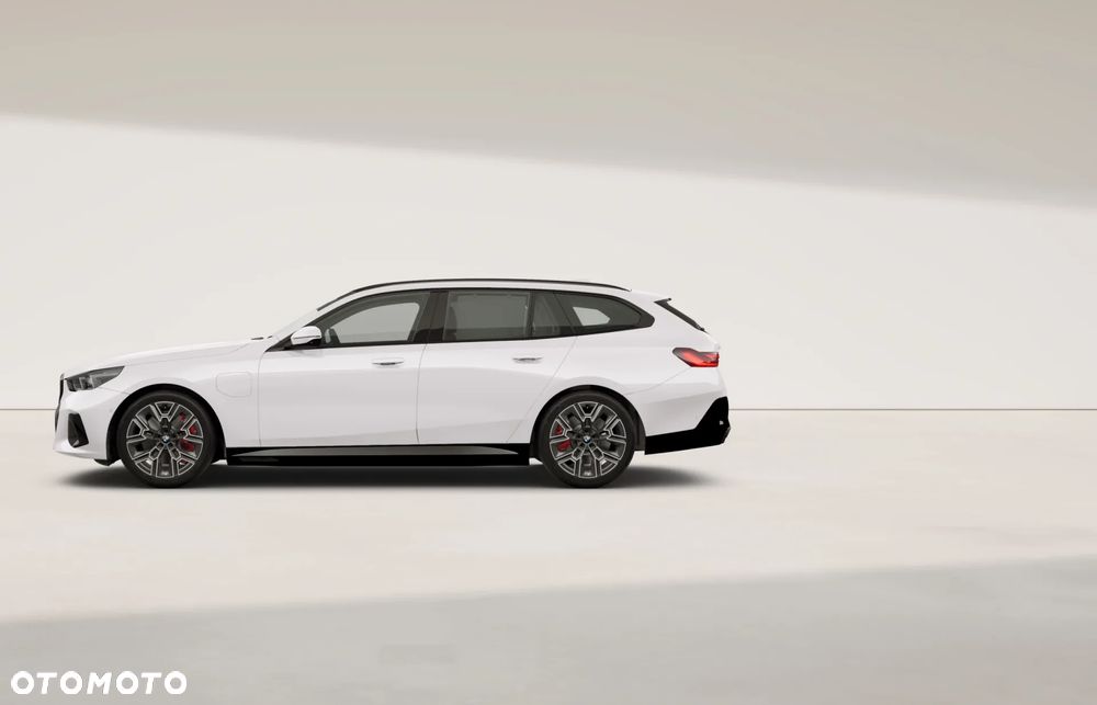 BMW Seria 5 550e xDrive PHEV M Sport - 8