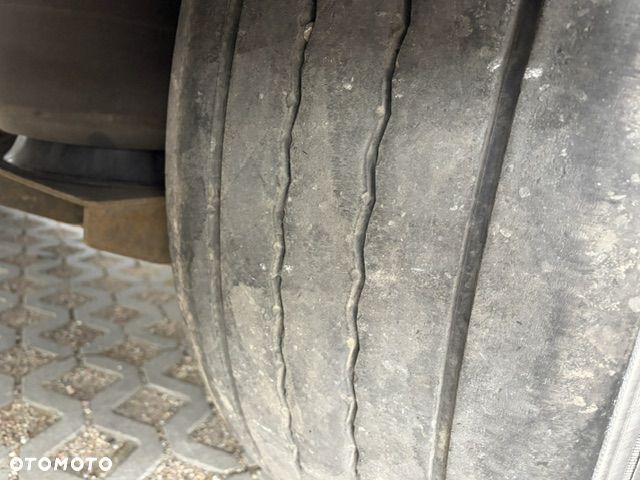 Schwarzmuller Kurtyna, SAF, oś podnoszona, dach podnoszony - 9