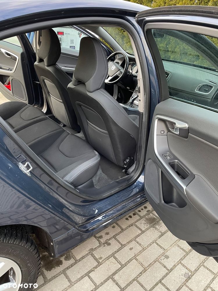 Volvo S60 D3 Geartronic Momentum - 17