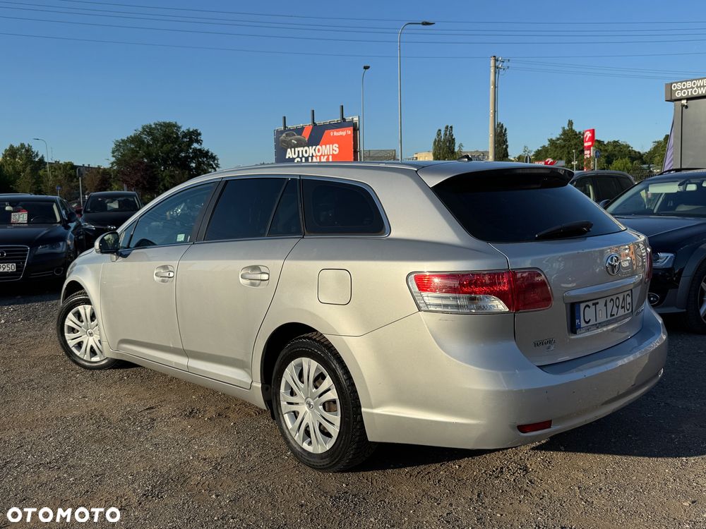 Toyota Avensis 1.8 Luna EU5 - 11