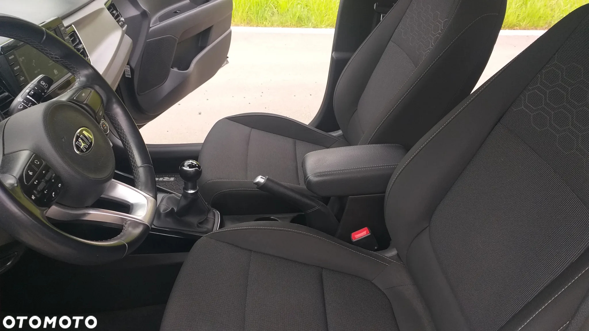 Kia Rio 1.2 M - 11