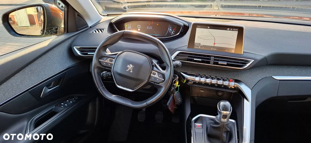 Peugeot 3008 PureTech 130 Stop & Start GPF Allure Business-Paket - 12