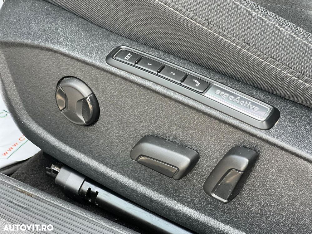 Volkswagen Golf 1.5 eTSI MHEV 130CP DSG Style - 14