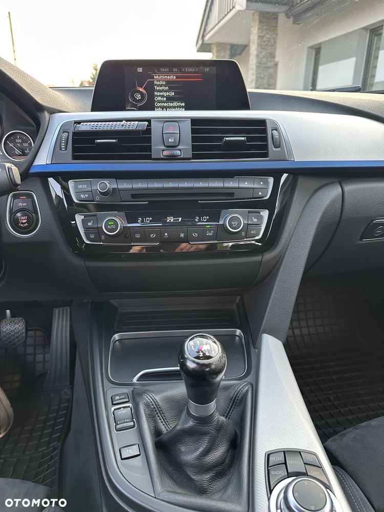 BMW Seria 3 320d xDrive M Sport - 24