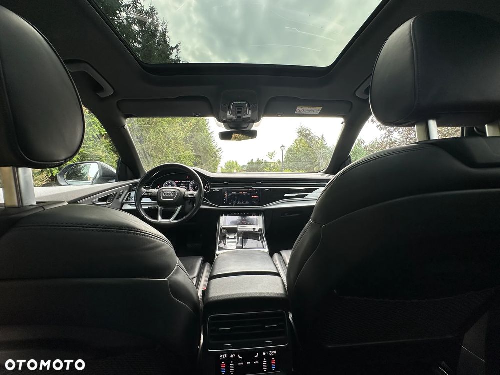Audi Q8 - 12