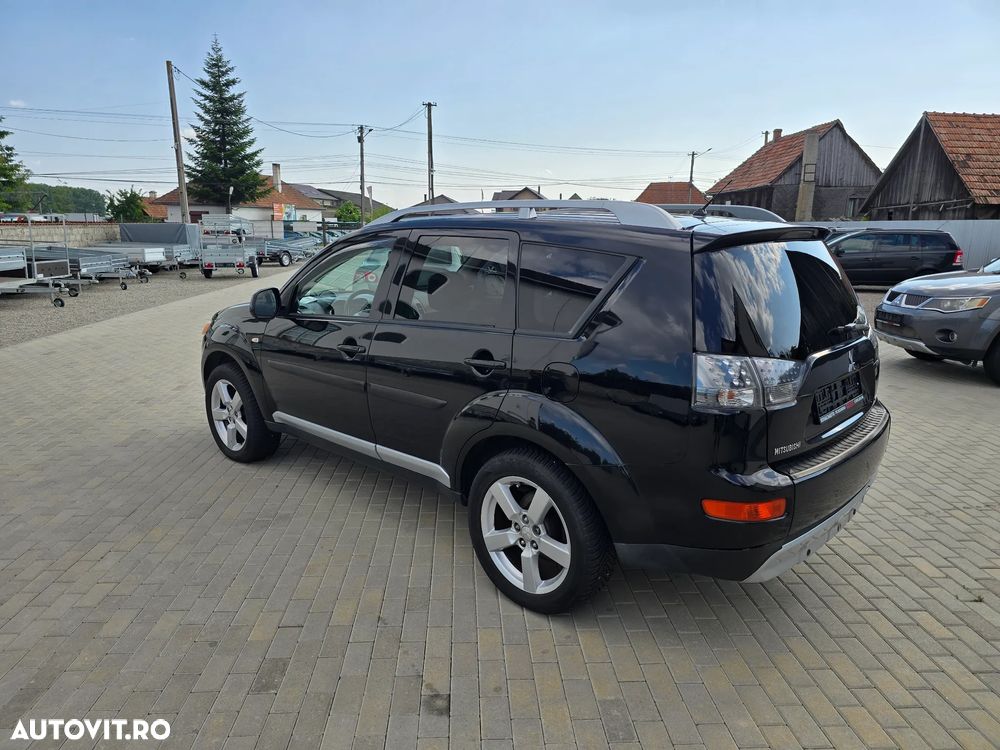 Mitsubishi Outlander 2.0 DI-D 4WD Invite - 19