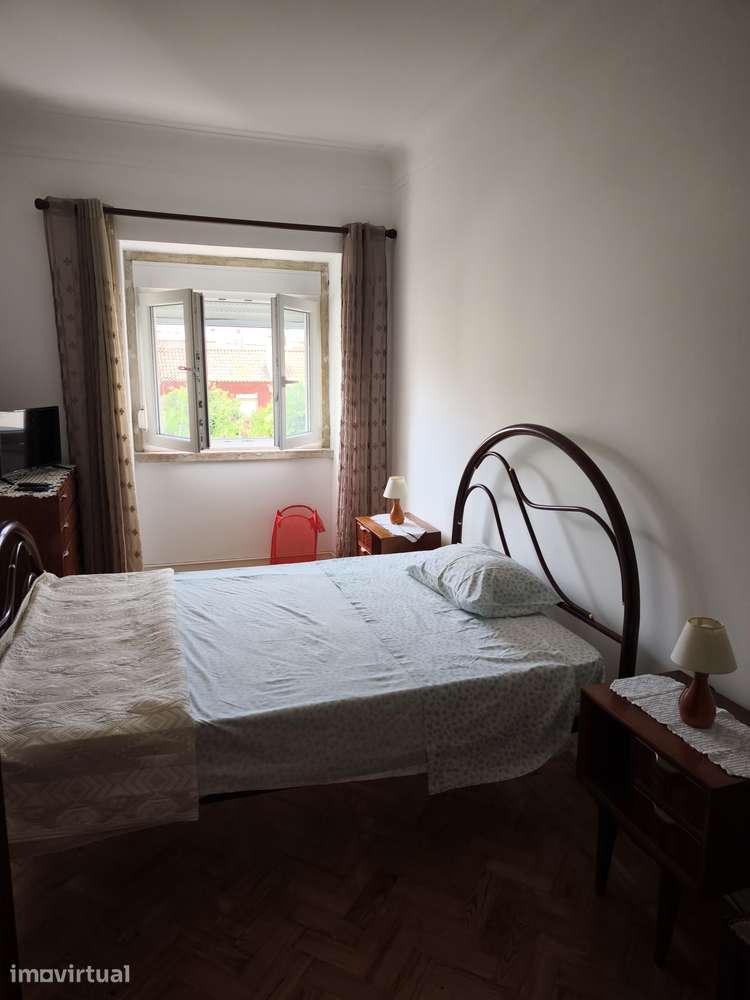 Arrenda-se Quarto - Lisboa - Junto à Paiva Couceiro - Grande imagem: 2/2