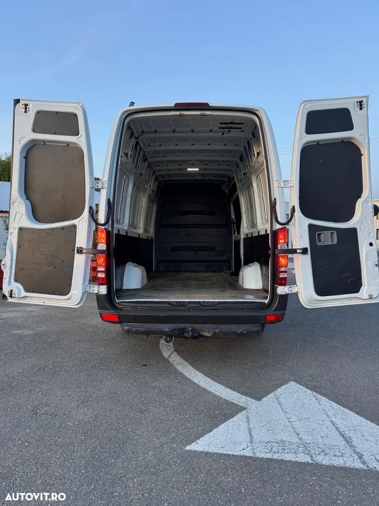 Mercedes-Benz Sprinter - 4