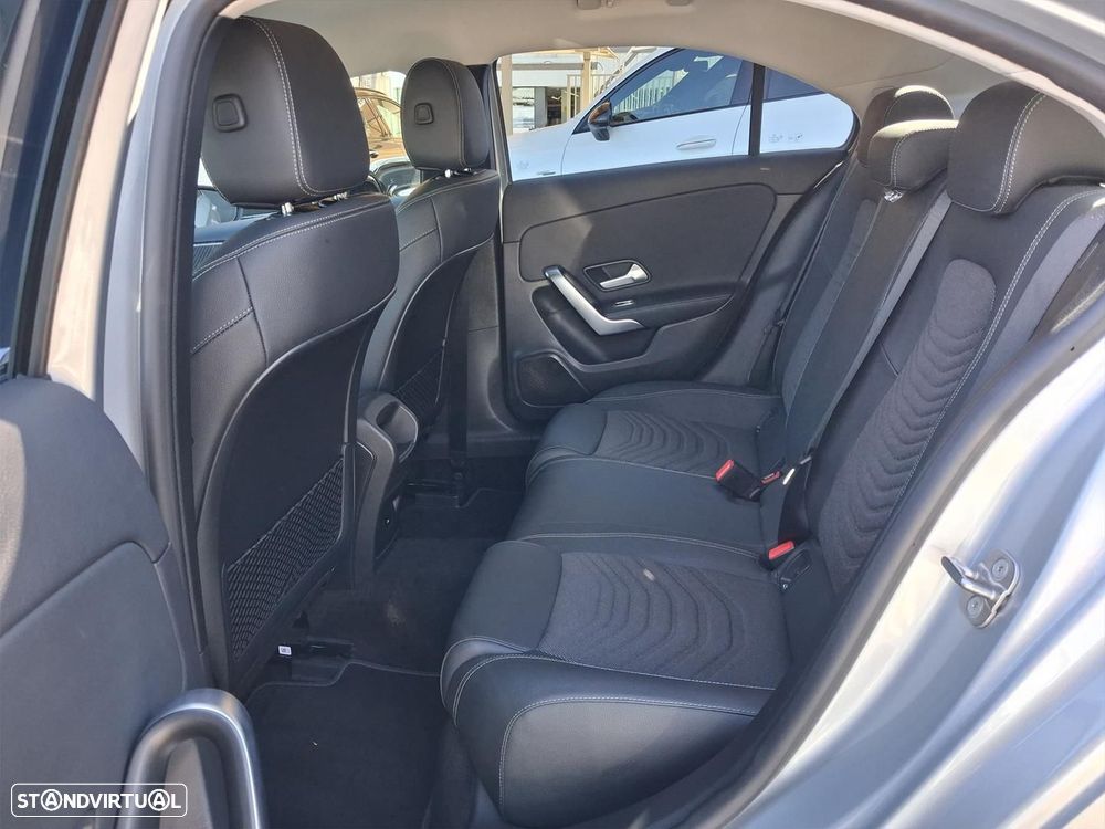 Mercedes-Benz A 250 Limousine - 12