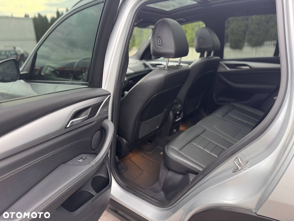 BMW X3 xDrive20i sport - 14