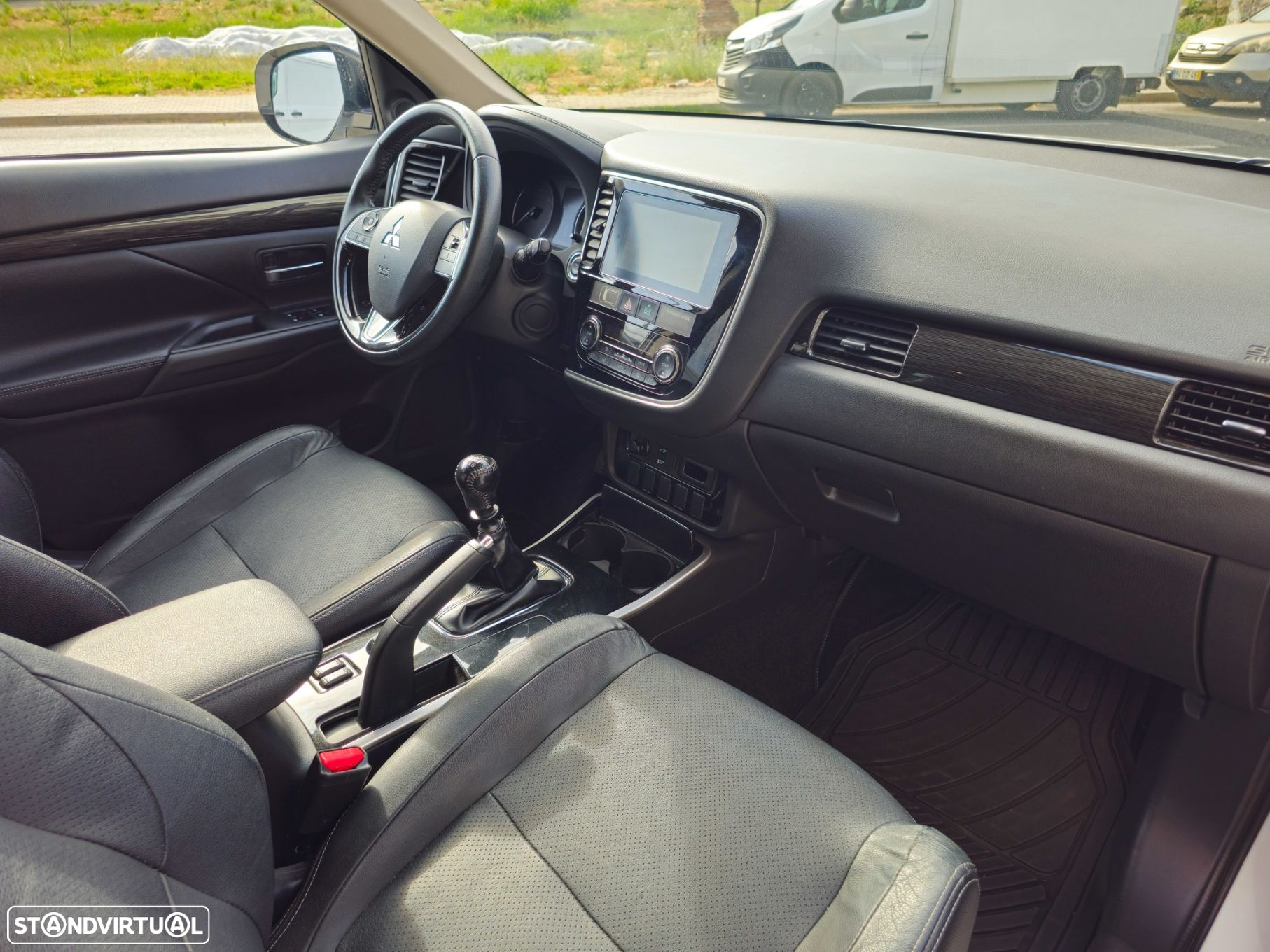 Mitsubishi Outlander 2.2 DI-D Intense+ - 15