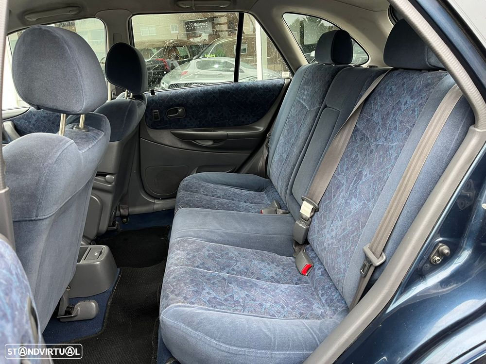 Mazda 323 1.3 Familia - 11
