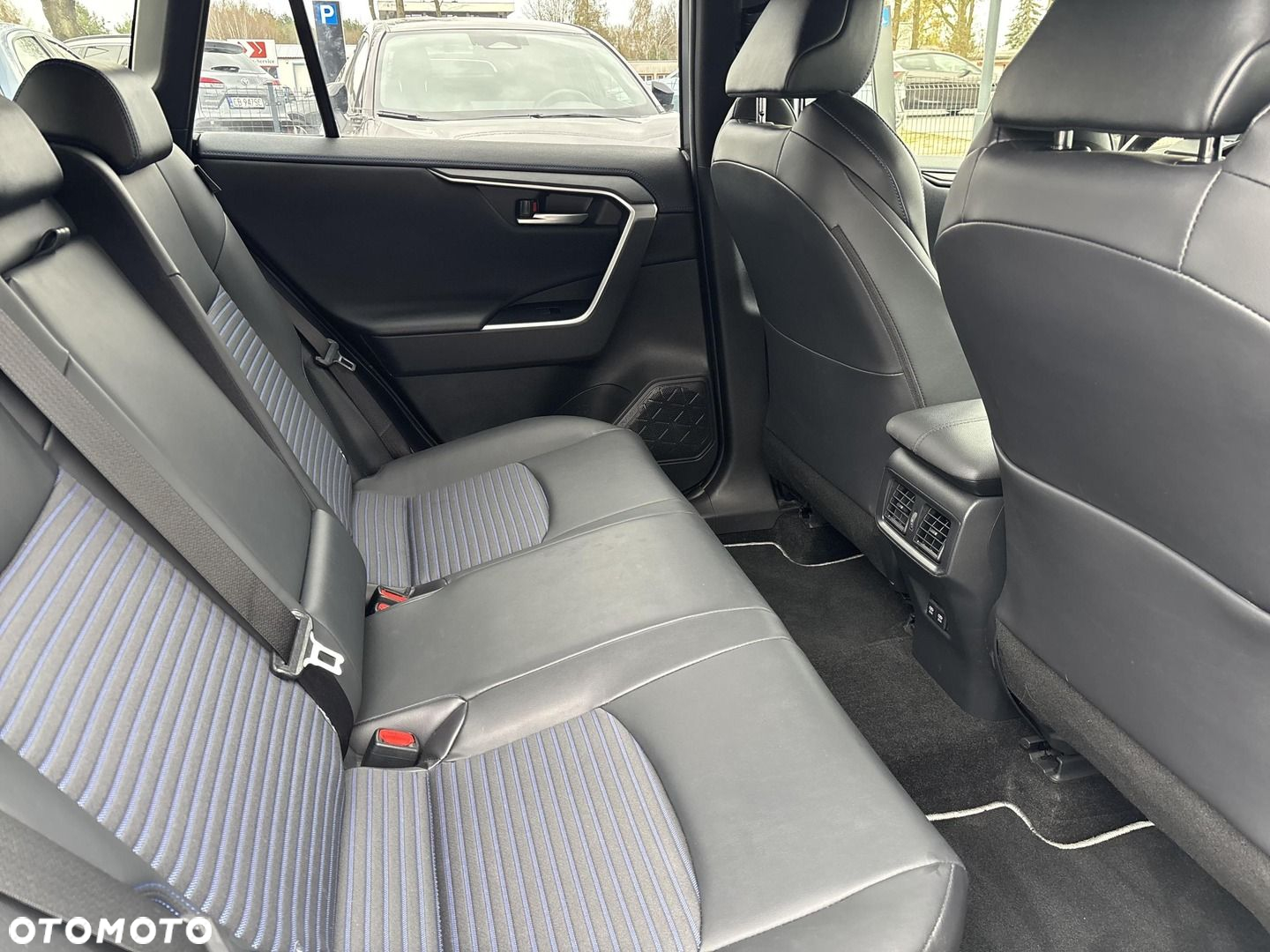 Toyota RAV4 - 18