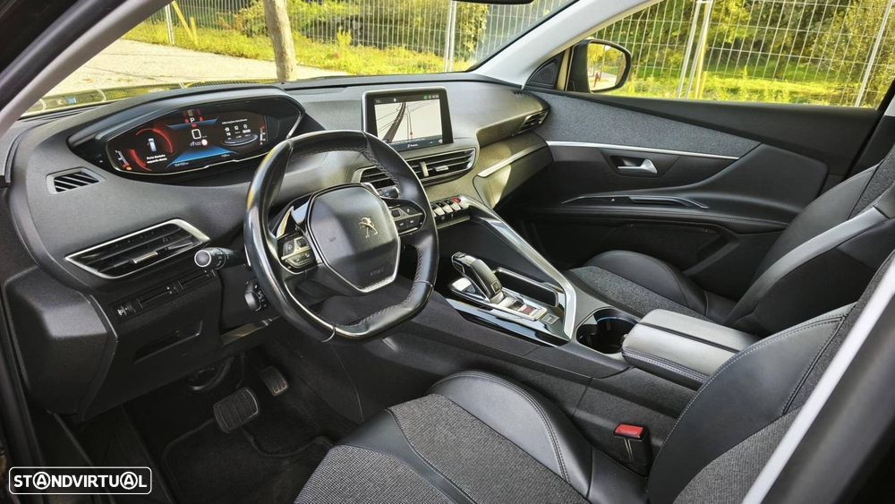 Peugeot 5008 1.5 BlueHDi Allure Pack EAT8 - 36