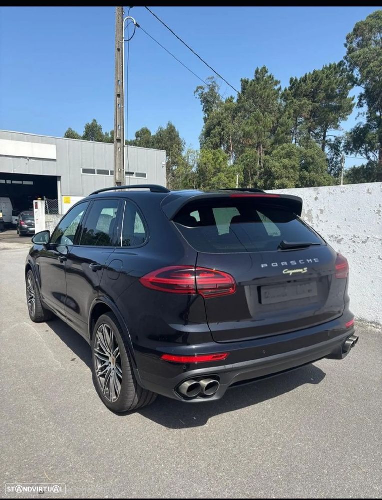 Porsche Cayenne S - 4