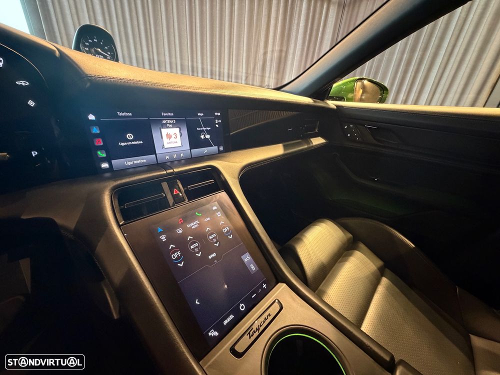 Porsche Taycan Cross Turismo 4S - 44