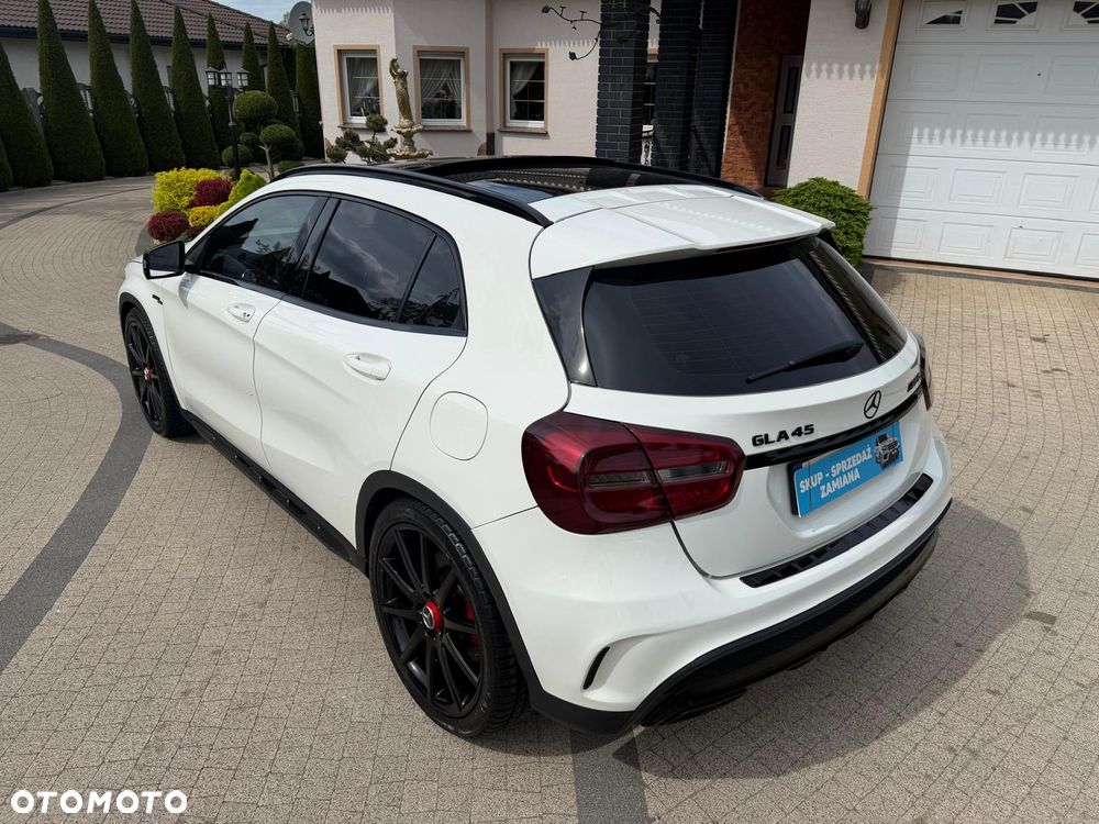 Mercedes-Benz GLA 45 AMG 4Matic 7G-DCT - 3