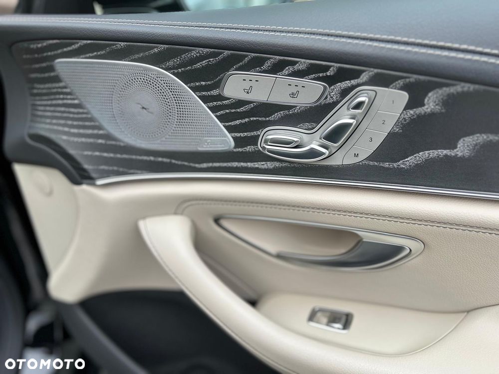 Mercedes-Benz CLS - 26