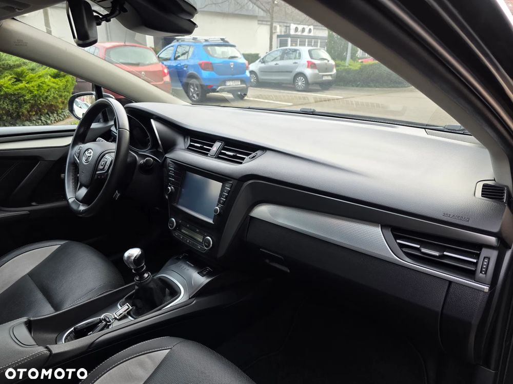 Toyota Avensis 1.8 Prestige - 25