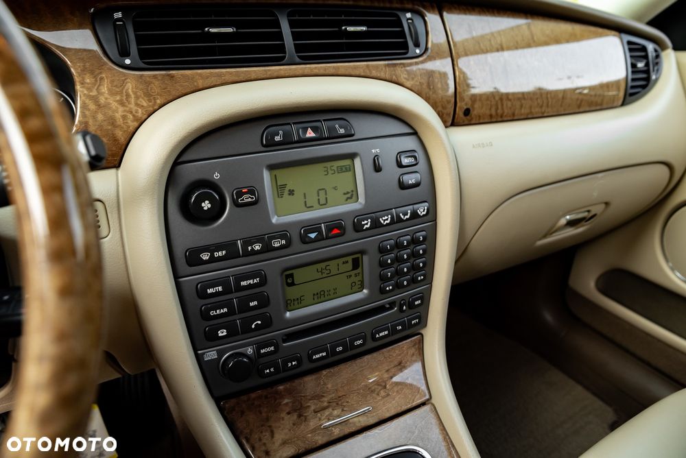 Jaguar X-Type 2.5 V6 4x4 Executive - 33