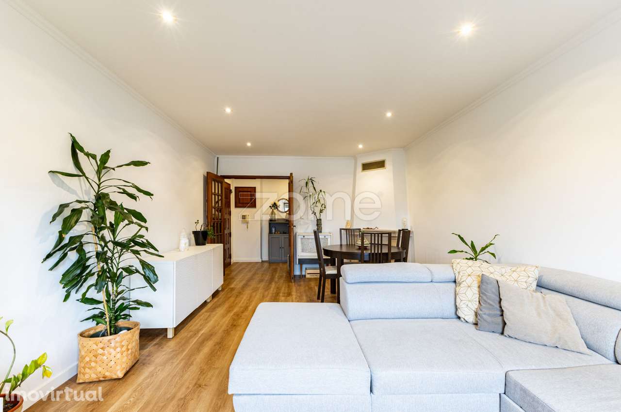 Apartamento T2, Mem Martins, com terraço, arrecadação e parqueament... - Grande imagem: 2/32