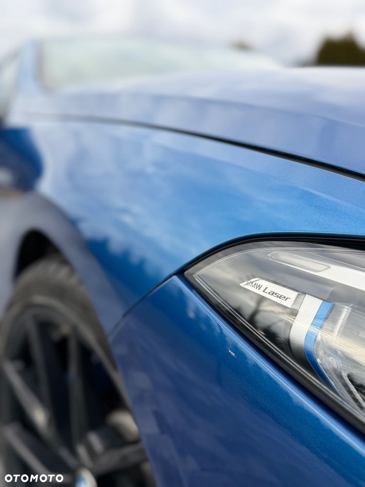 BMW Seria 8 840i - 12